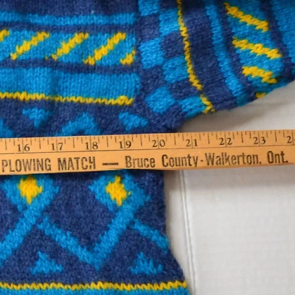 Hand Knit Sweater - Picture 3 of 7